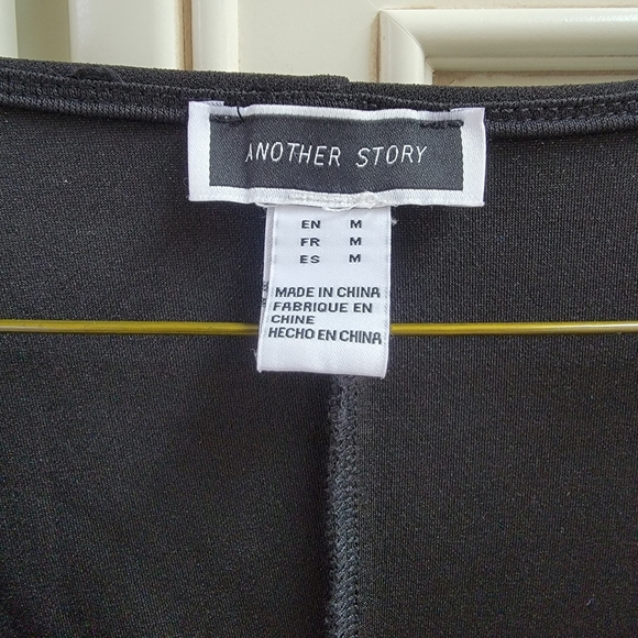 Another Story Dress - Picture 2 of 3